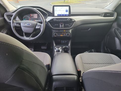 Used 2022 Ford Escape SE w/ SE Sport Appearance Package FWD image 16