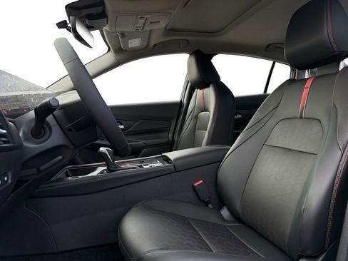 New 2026 Nissan Sentra SR w/ SR Premium Package FWD image 9