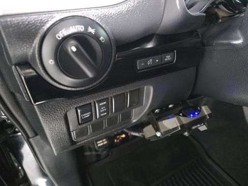 Used 2021 Nissan Titan SV w/ SV Convenience Package image 37