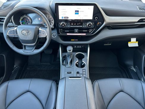 New 2026 Toyota Highlander XLE AWD/4WD image 11