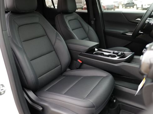 New 2026 Chevrolet Equinox LT w/ Convenience Package II image 31