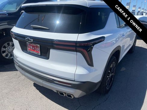 Used 2025 Chevrolet Traverse LT w/ Sun and Wheel Package image 3