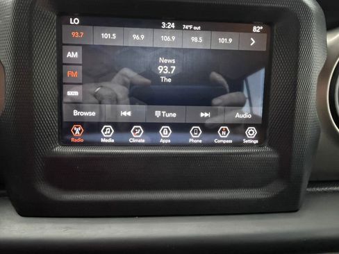 Used 2018 Jeep Wrangler Unlimited Sport S image 16