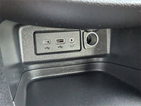 Used 2019 Chevrolet Equinox LT image 19