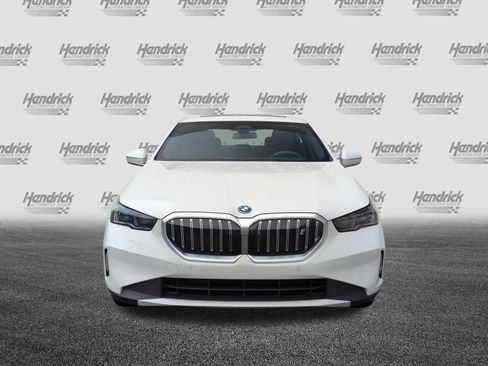 Used 2026 BMW i5 M60 w/ Premium Package RWD image 3