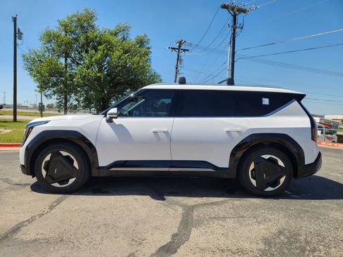 New 2026 Kia EV9 Land image 4