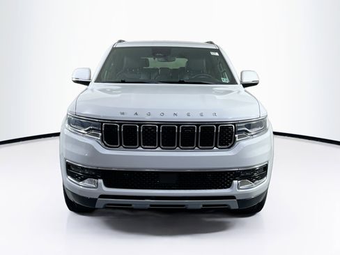 Used 2022 Jeep Wagoneer Series II image 2