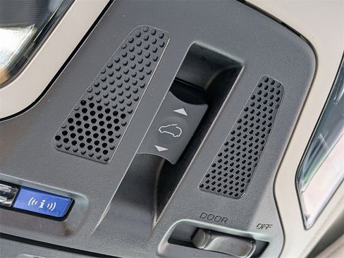 Used 2020 Subaru Outback Premium image 19