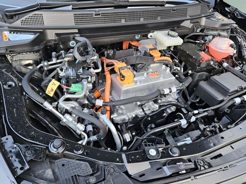 New 2025 Chevrolet Equinox EV RS image 18