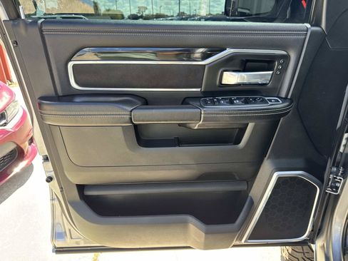 Used 2022 RAM 2500 Laramie w/ Night Edition AWD/4WD image 18