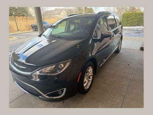 Certified 2020 Chrysler Pacifica Limited FWD image 1