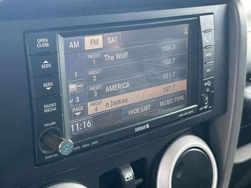 Used 2008 Jeep Wrangler Unlimited Sahara w/ Dual Top Group image 26