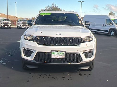 New 2025 Jeep Grand Cherokee Limited w/ Luxury Tech Group II image 8