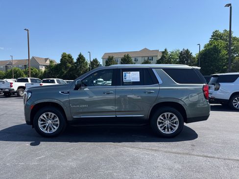Used 2023 GMC Yukon SLT w/ SLT Premium Package AWD/4WD image 6