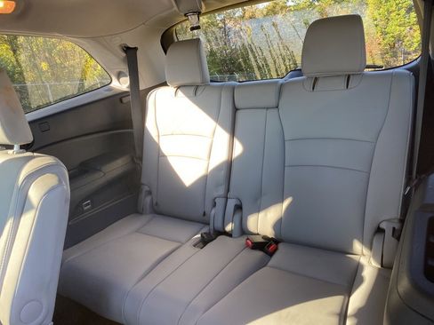 Used 2016 Honda Pilot Elite image 17