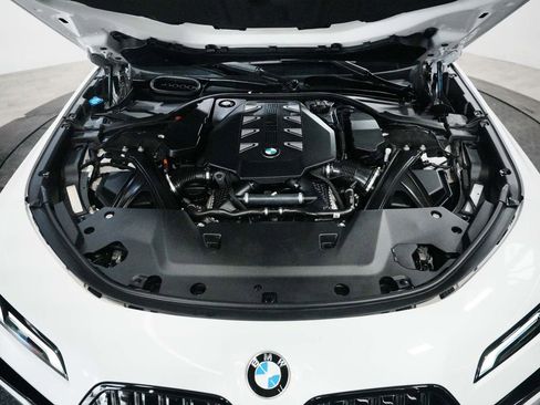 Used 2023 BMW 760i xDrive image 38