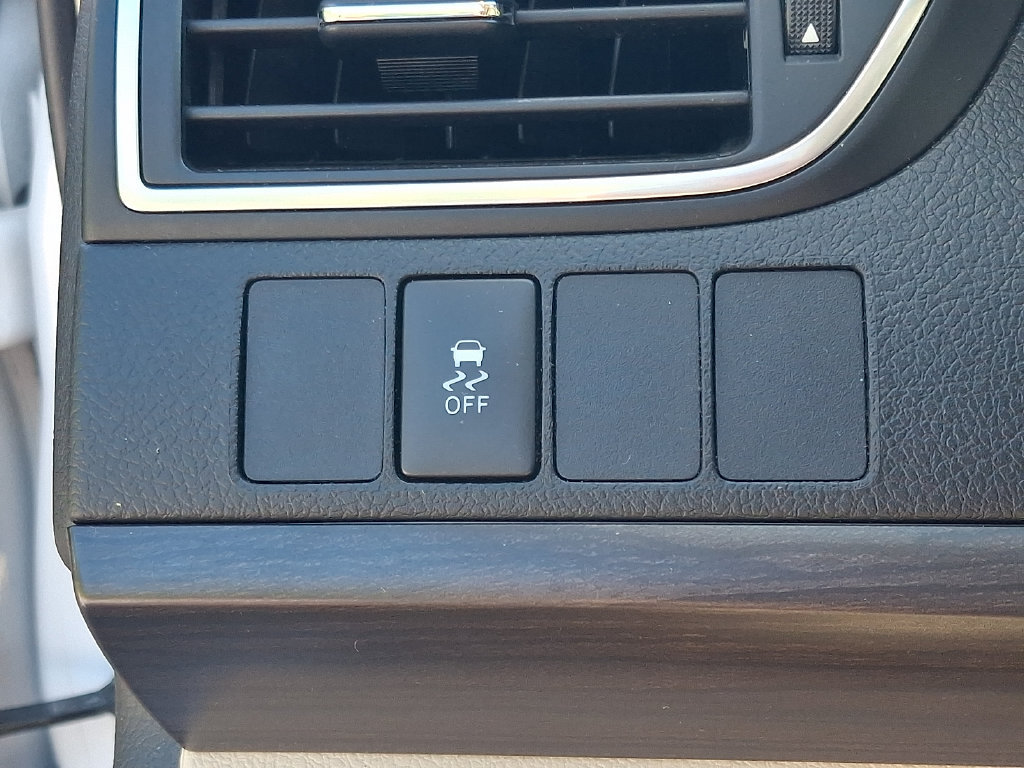 Used 2017 Toyota Camry LE FWD image 23