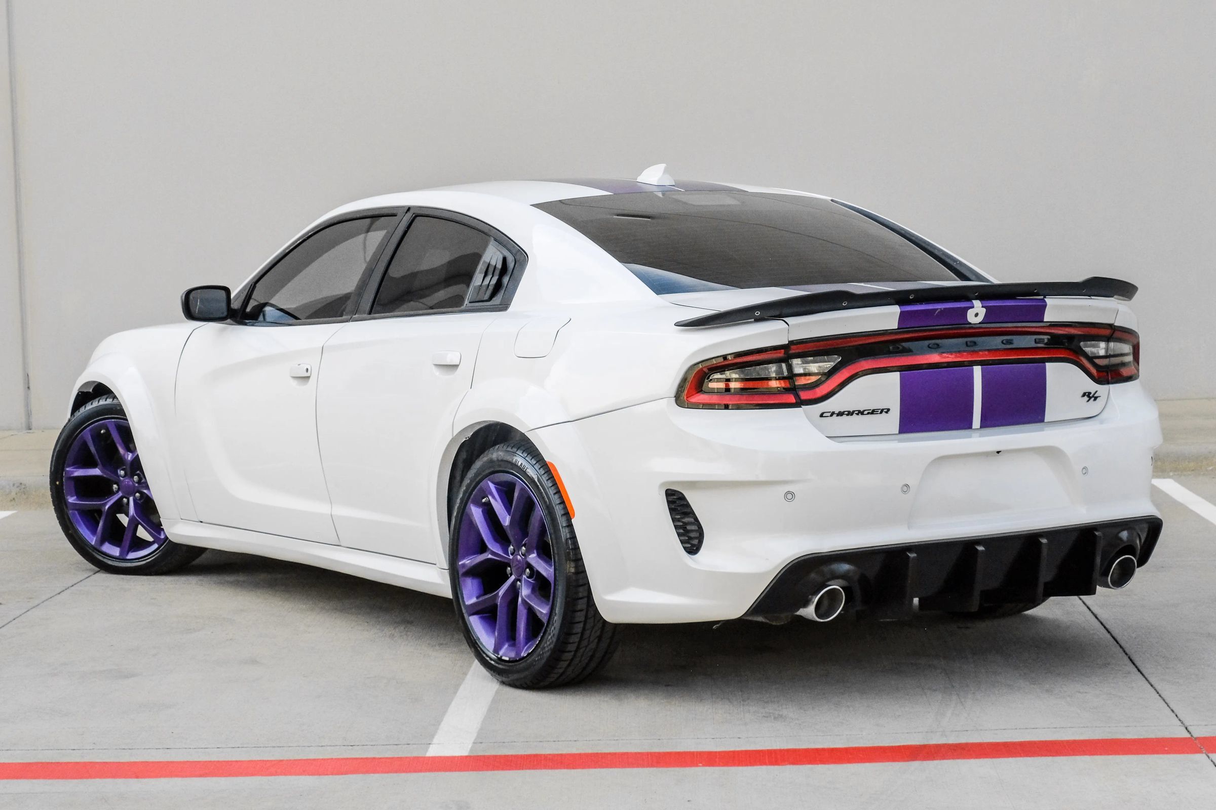Used 2022 Dodge Charger R/T w/ Blacktop Package RWD image 9