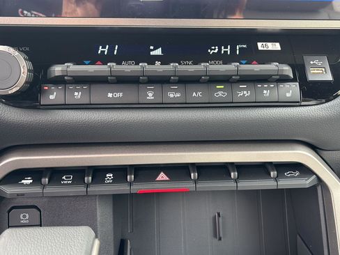 New 2026 Toyota Tundra Limited AWD/4WD image 10