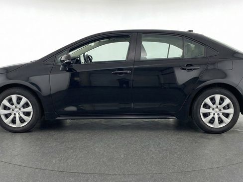 Used 2025 Toyota Corolla LE image 5