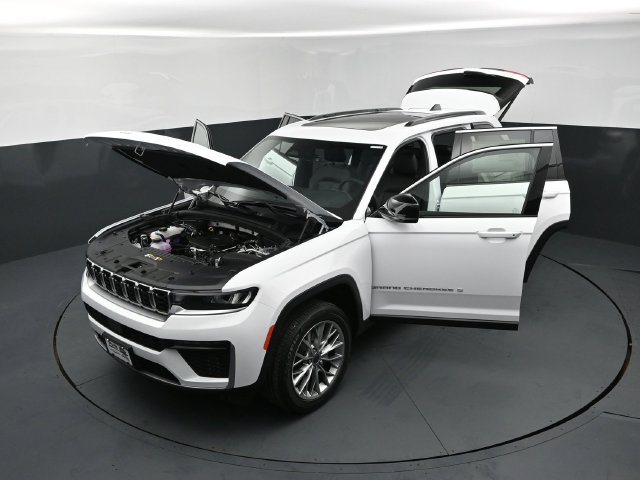 New 2027 Jeep Grand Cherokee Limited AWD/4WD image 26