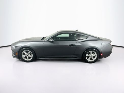 Used 2024 Ford Mustang Coupe RWD image 4