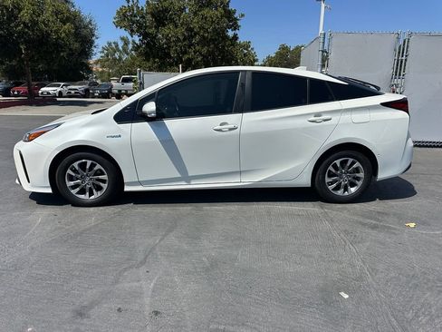 Used 2020 Toyota Prius Limited w/ Premium Convenience Package FWD image 2