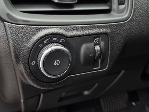Used 2020 Buick Envision Essence FWD image 18