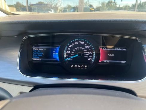 Used 2015 Ford Taurus SEL w/ Equipment Group 201A FWD image 23