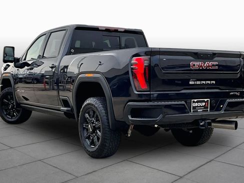 Used 2025 GMC Sierra 2500 AT4 w/ AT4 Premium Plus Package AWD/4WD image 12