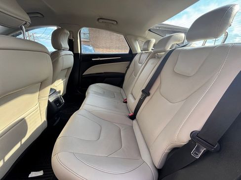 Used 2018 Ford Fusion Titanium image 19
