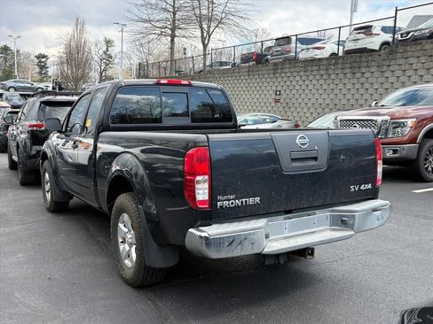 Used 2011 Nissan Frontier SV image 5
