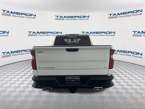 Used 2024 Chevrolet Silverado 1500 LT Trail Boss w/ Convenience Package II AWD/4WD image 4