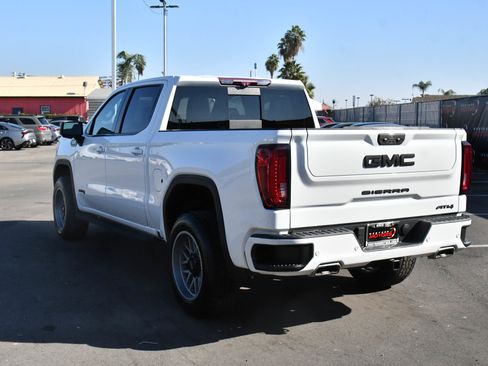 Used 2022 GMC Sierra 1500 AT4 w/ AT4 Premium Package image 6