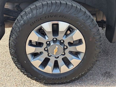 Used 2023 Chevrolet Silverado 2500 Custom w/ Custom Value Package image 10