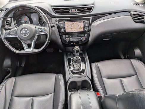 Used 2022 Nissan Rogue Sport SL w/ Premium Package image 19