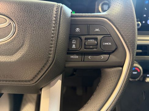 Certified 2026 Toyota 4Runner SR5 AWD/4WD image 23