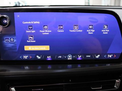 New 2025 Chevrolet Traverse LT w/ Enhanced Driving Package image 31