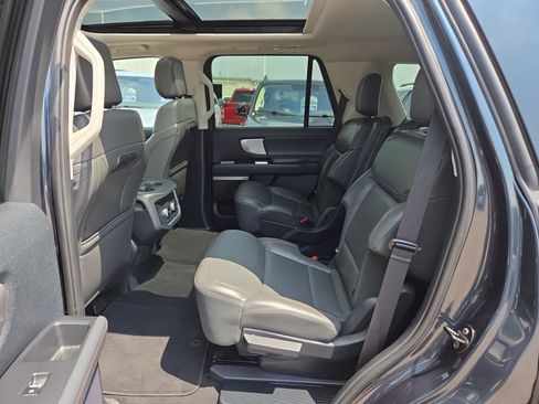 Certified 2025 Ford Expedition Active AWD/4WD image 44
