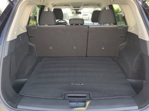 Used 2023 Nissan Rogue SV FWD image 12