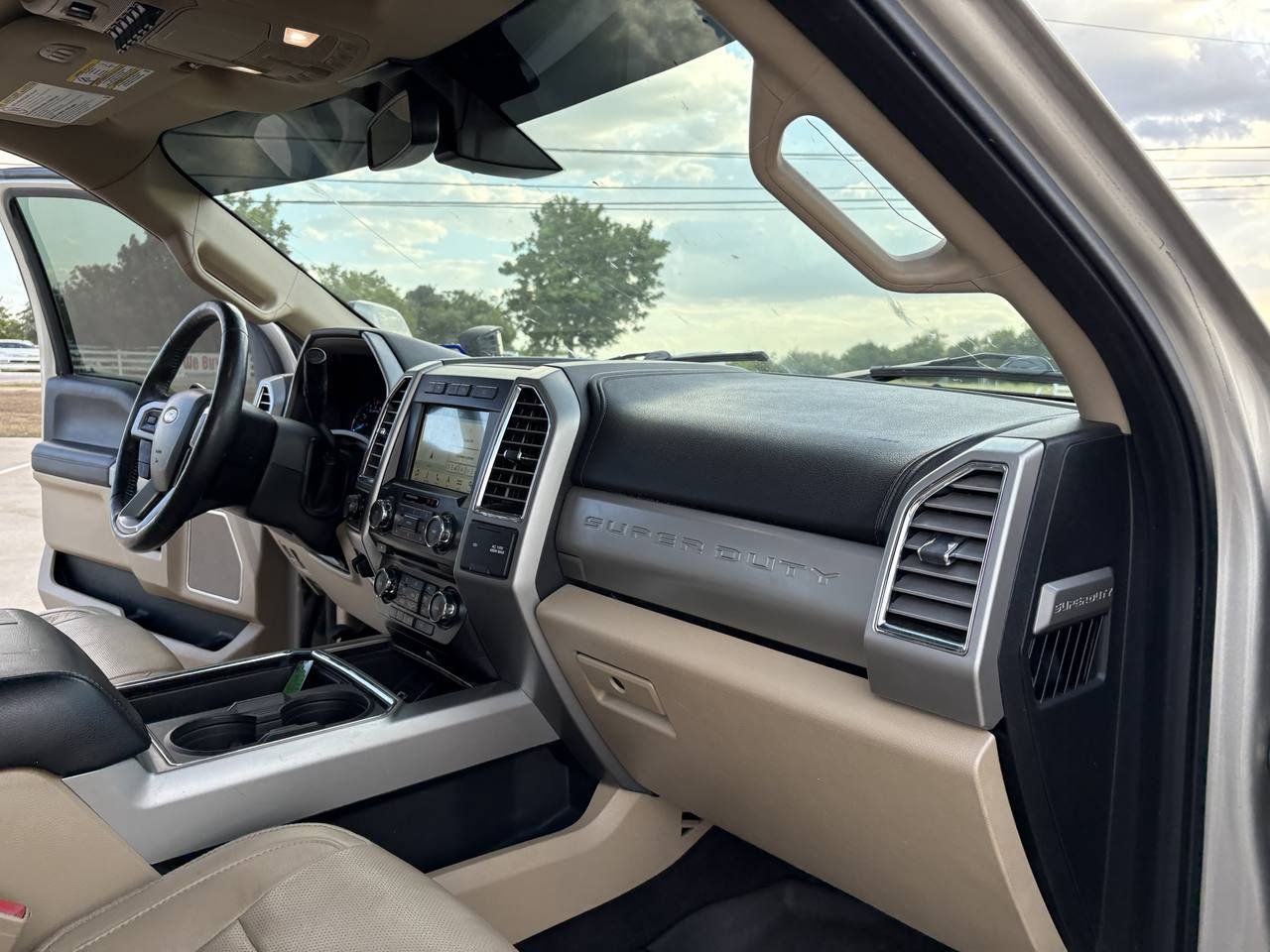 Used 2017 Ford F250 Lariat w/ Lariat Ultimate Package AWD/4WD image 18