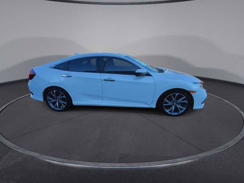 Used 2019 Honda Civic Touring image 9