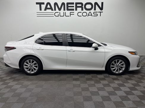 Used 2021 Toyota Camry LE image 4