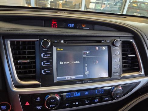Used 2019 Toyota Highlander SE AWD/4WD image 50