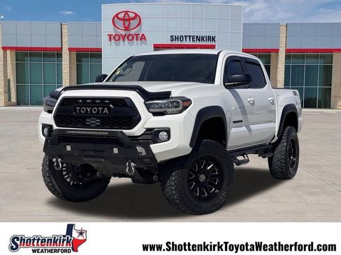 Used 2023 Toyota Tacoma SR5 w/ SX Package AWD/4WD image 1