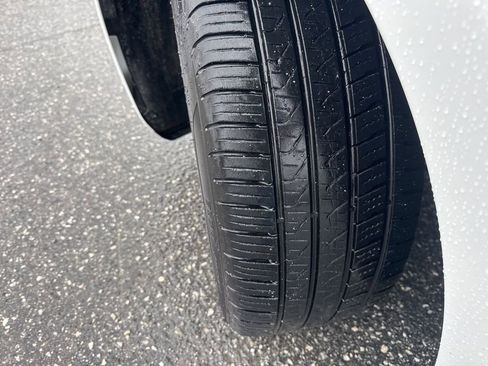 Used 2019 Tesla Model 3 Standard Range Plus image 33