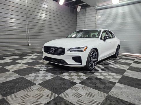 Used 2022 Volvo S60 T8 R-Design Expression w/ Advanced Package image 43