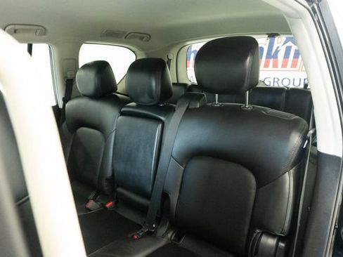 Used 2024 Nissan Armada SV RWD image 8