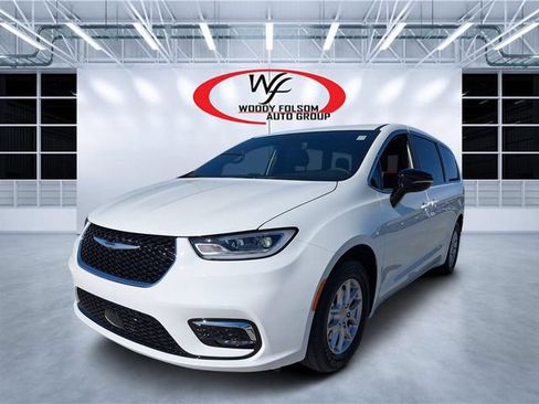 New 2026 Chrysler Pacifica Select FWD image 7