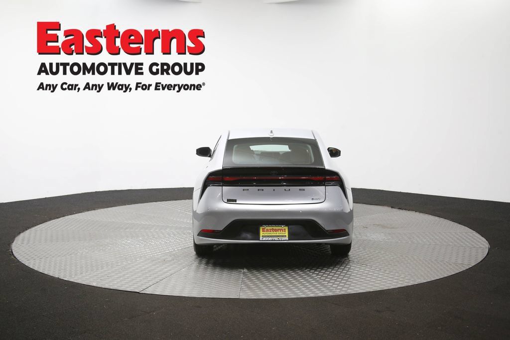 Used 2025 Toyota Prius LE FWD image 37